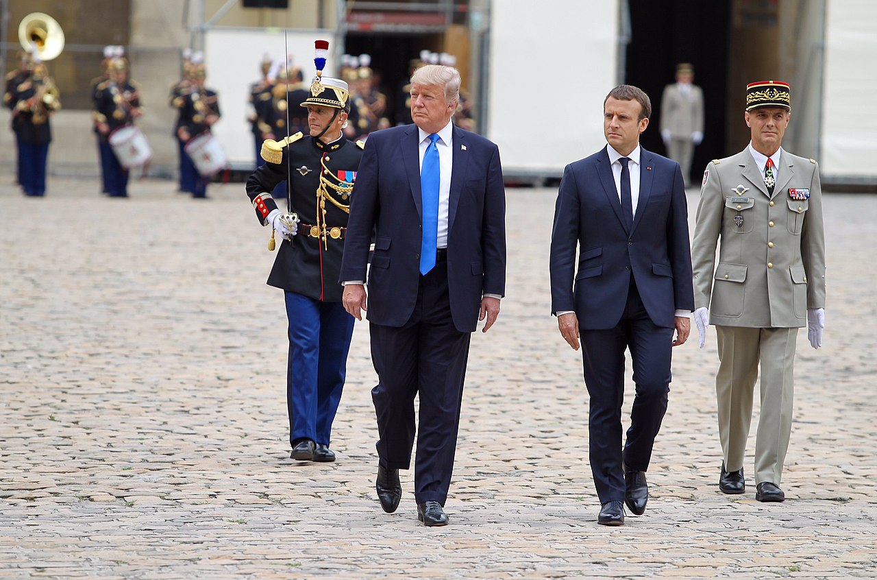 Macron Taille : Ce que l’on sait vraiment sur sa stature